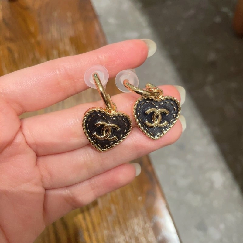 Chanel Earrings Fashionable 221021