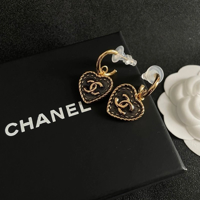 Chanel Earrings Fashionable 221021