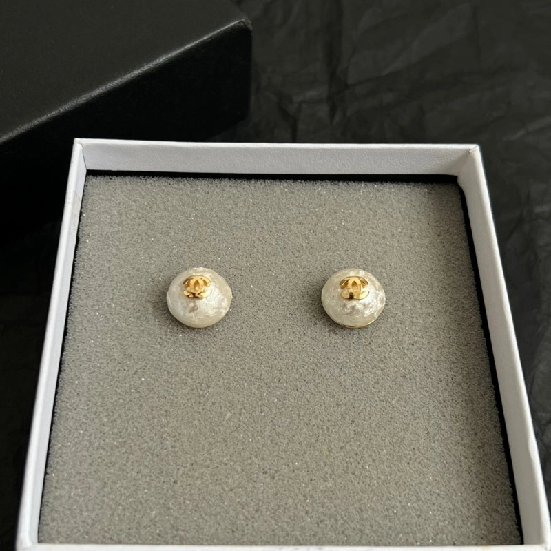 Chanel Earrings Sporty 221102