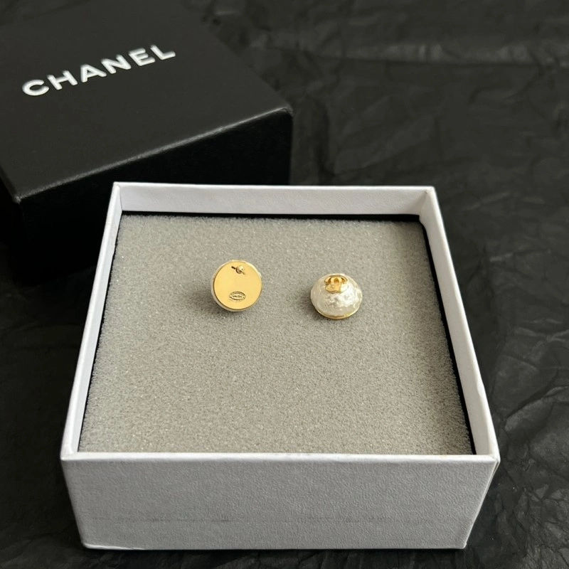 Chanel Earrings Sporty 221102