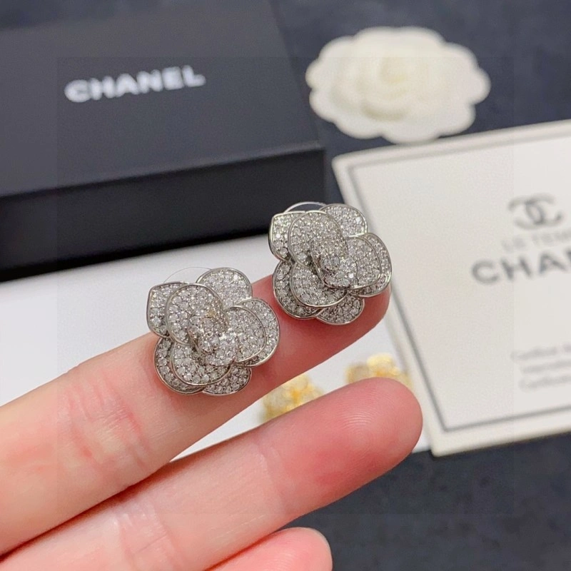 Snug Chanel Earrings 221071