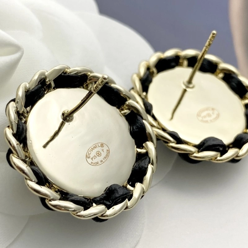 Sophisticated Chanel Earrings 221003