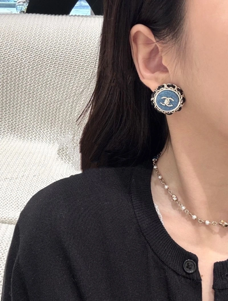 Sophisticated Chanel Earrings 221003