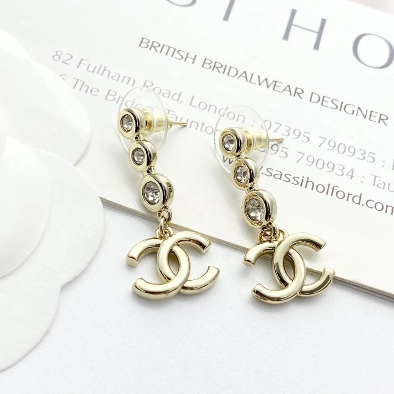 Sophisticated Chanel Earrings 221008