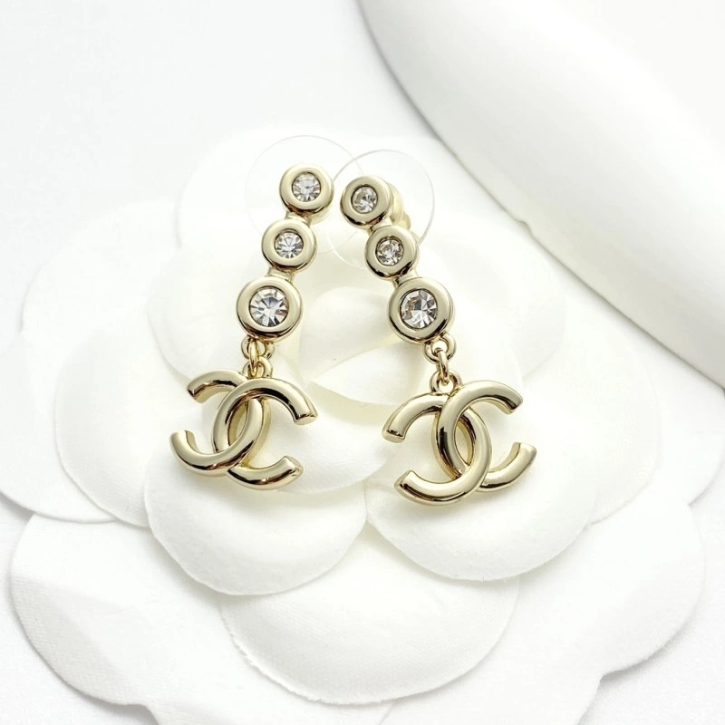 Sophisticated Chanel Earrings 221008