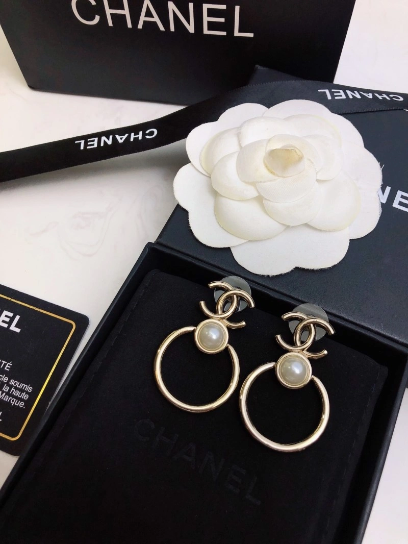 Chanel Earrings MoistureWicking 221011