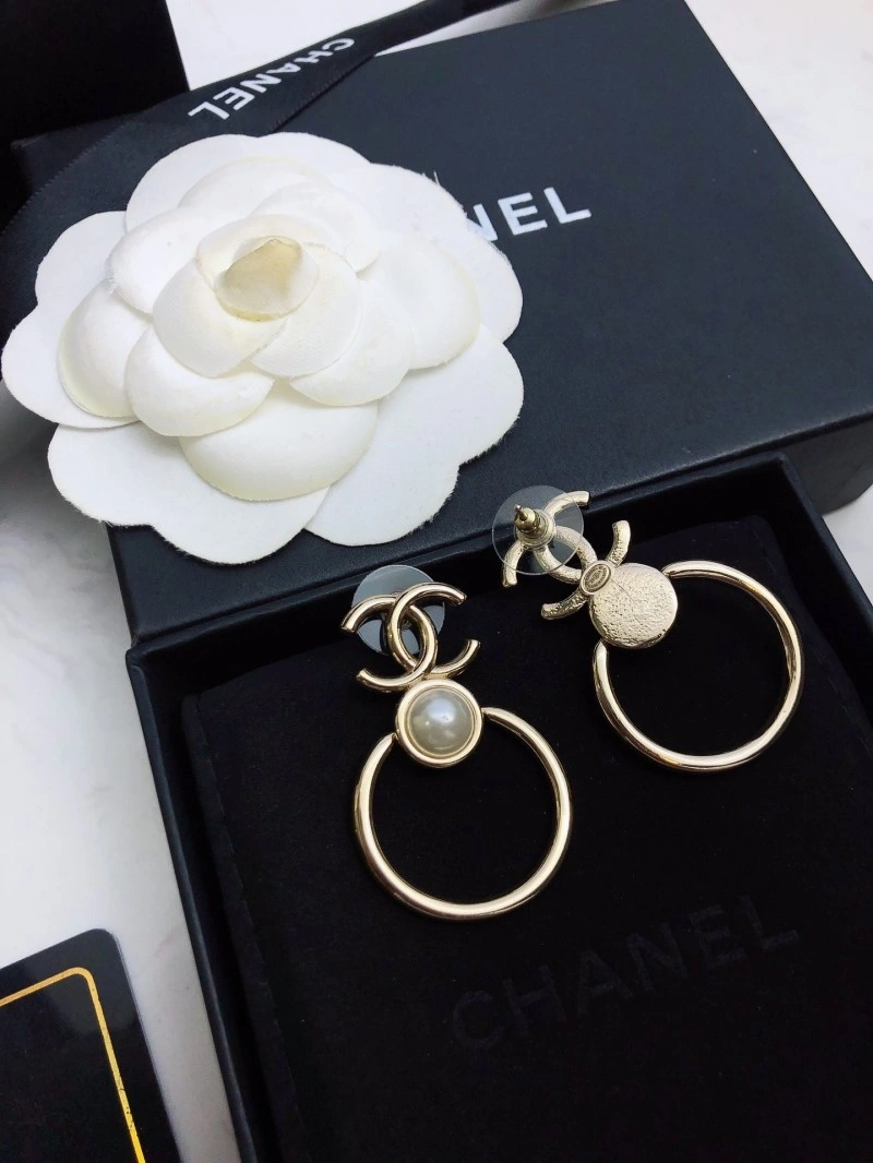 Chanel Earrings MoistureWicking 221011