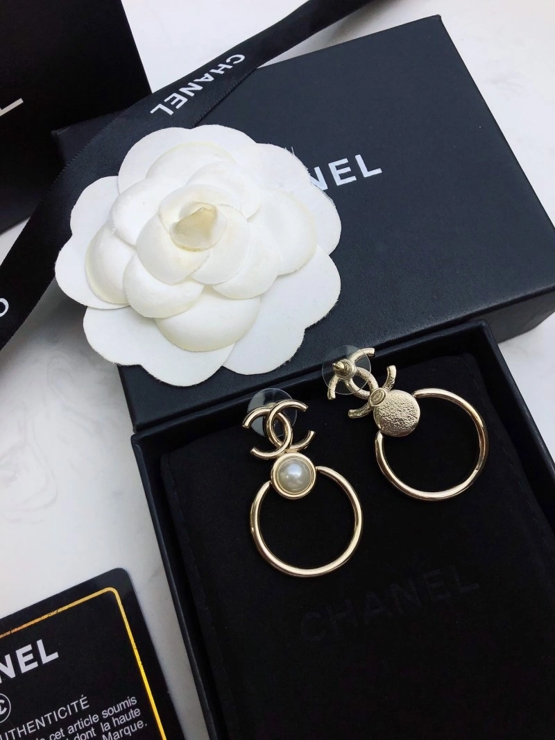 Chanel Earrings MoistureWicking 221011