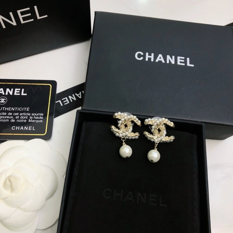 Affordable Chanel Earrings 220977
