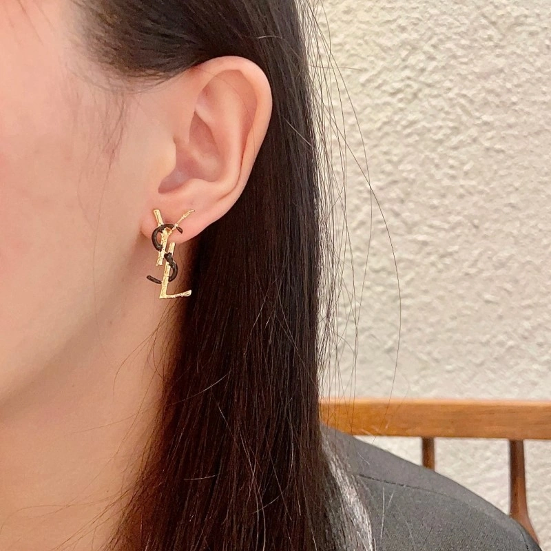 Chanel Earrings WaterResistant 220985