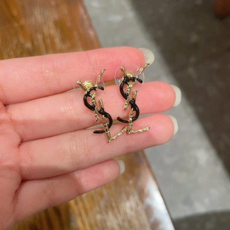 Chanel Earrings WaterResistant 220985