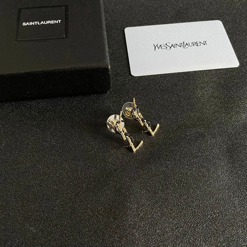 Chanel Earrings WaterResistant 220985