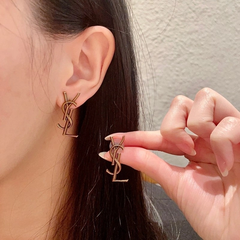 Chanel Earrings EasyCare 220993