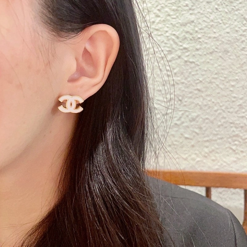 Comfortable Chanel Earrings 220980