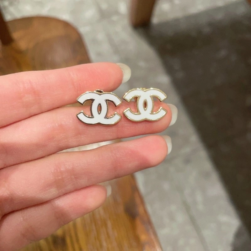 Comfortable Chanel Earrings 220980