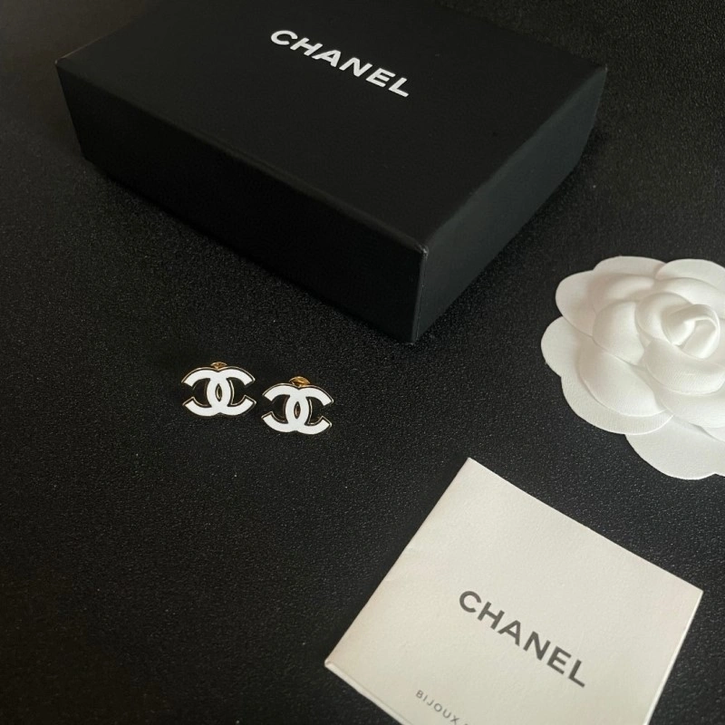 Comfortable Chanel Earrings 220980