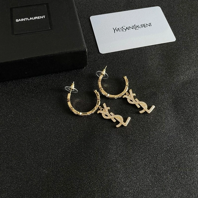 Compact Chanel Earrings 221040