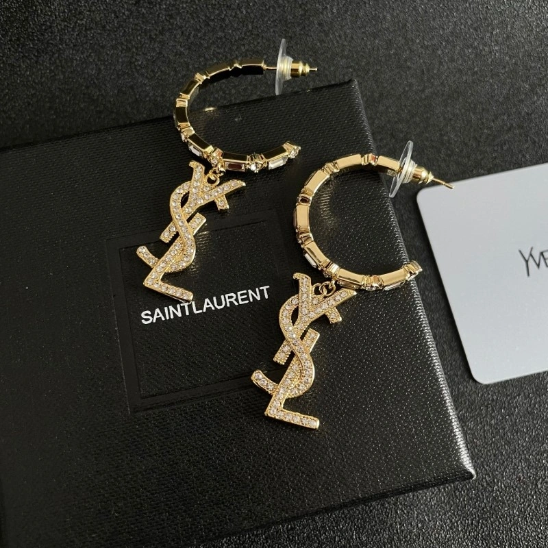 Compact Chanel Earrings 221040