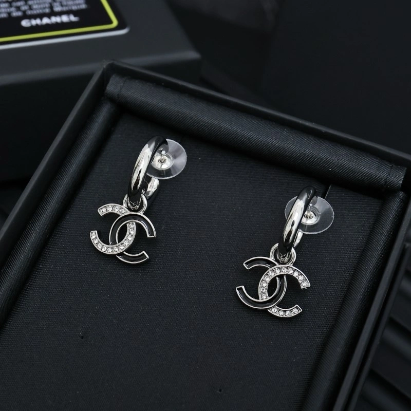 Chanel Earrings Versatile 220968