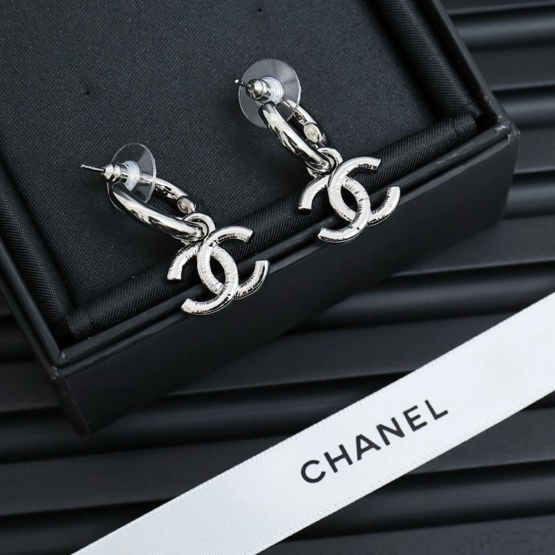 Chanel Earrings Versatile 220968