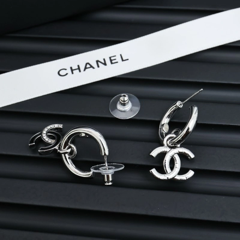 Chanel Earrings Versatile 220968
