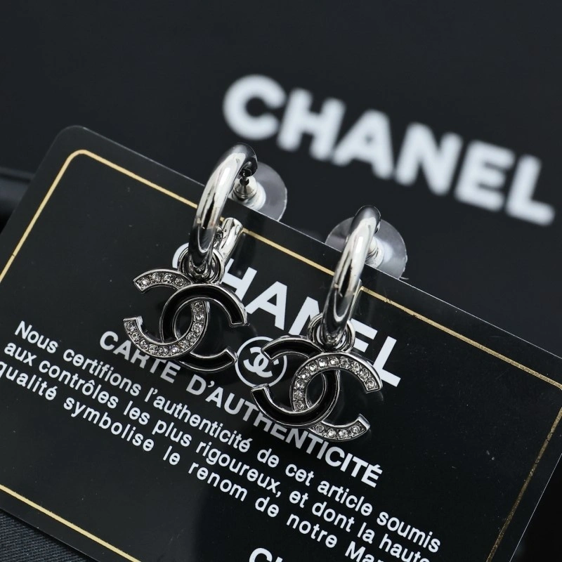 Chanel Earrings Versatile 220968