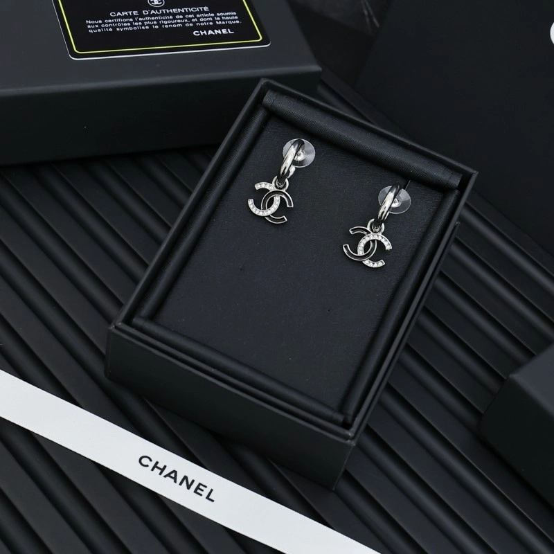 Chanel Earrings Versatile 220968