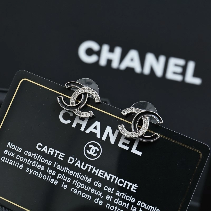 Chic Chanel Earrings 220964