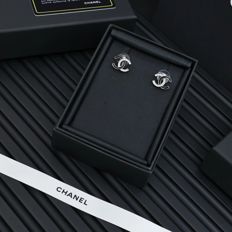 Chic Chanel Earrings 220964