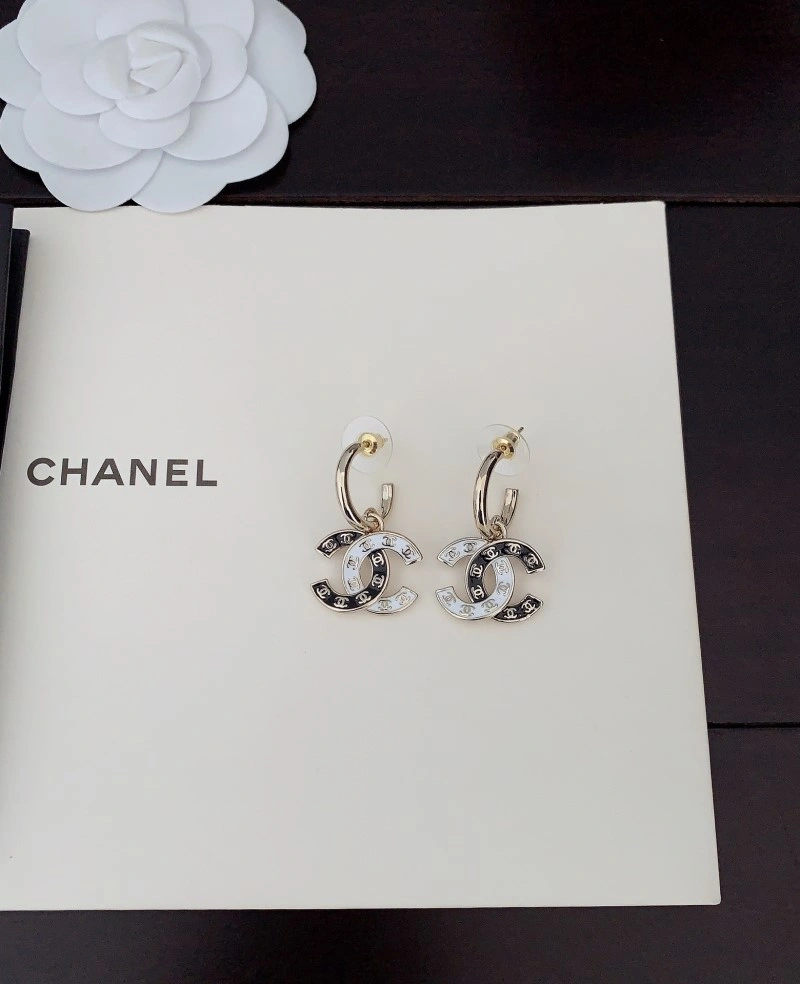 Supportive Chanel Earrings 220960