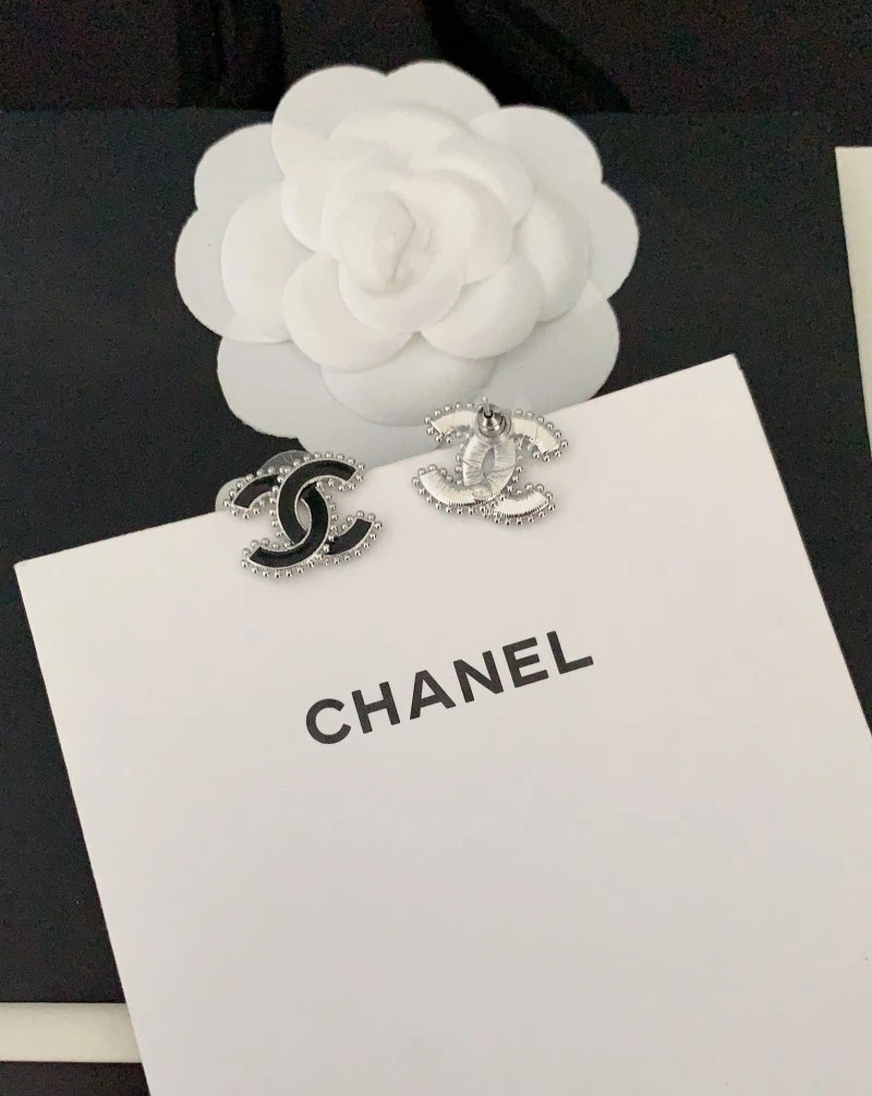Compact Chanel Earrings 220957