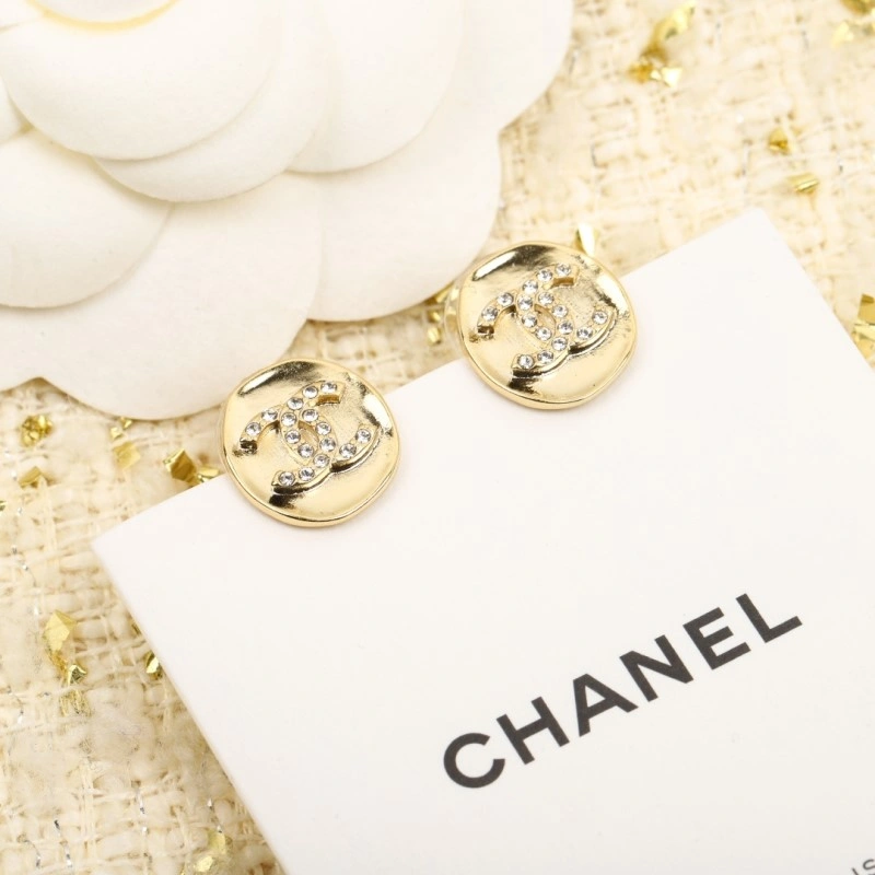 Fashionable Chanel Earrings 220947