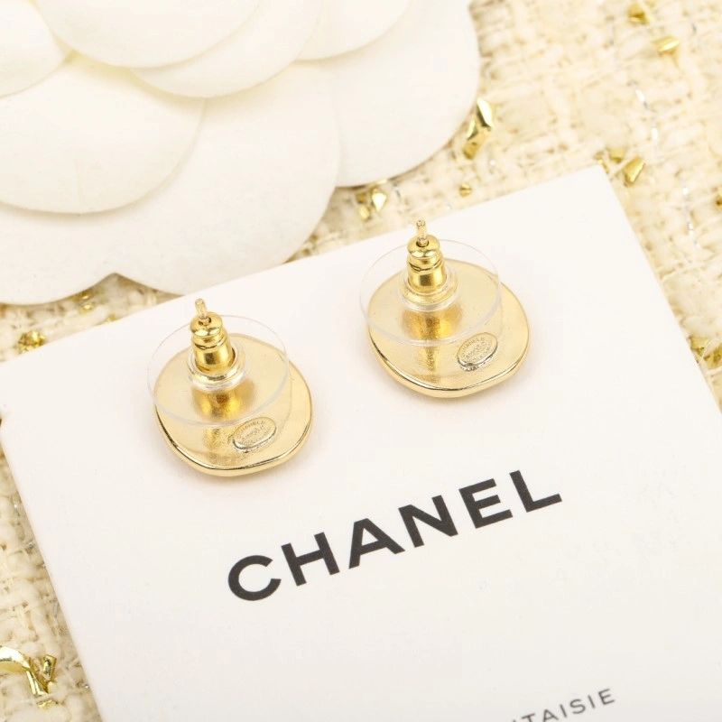 Fashionable Chanel Earrings 220947