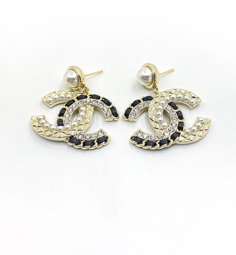 Effortless Chanel Earrings 220955