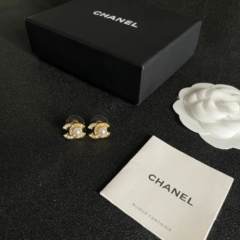 Chanel Earrings Vibrant 220948