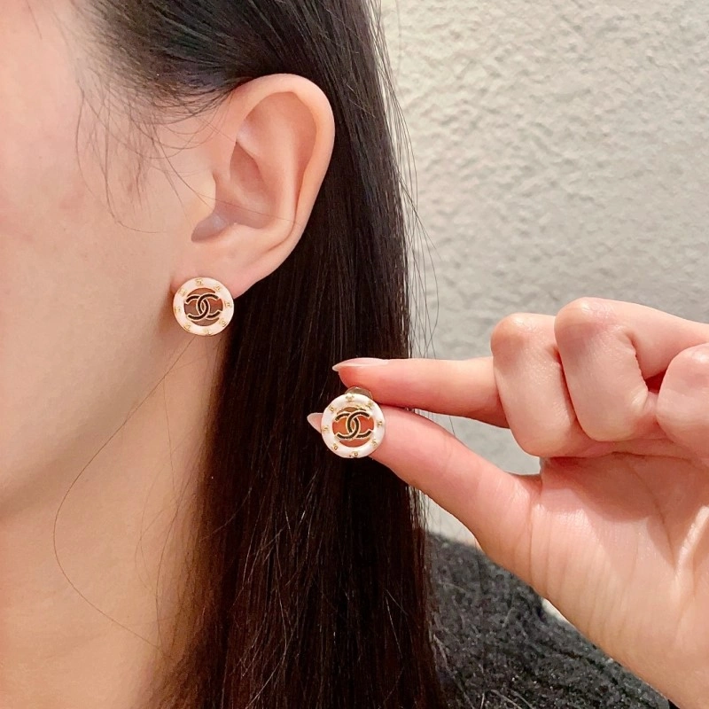Chanel Earrings Packable 220940