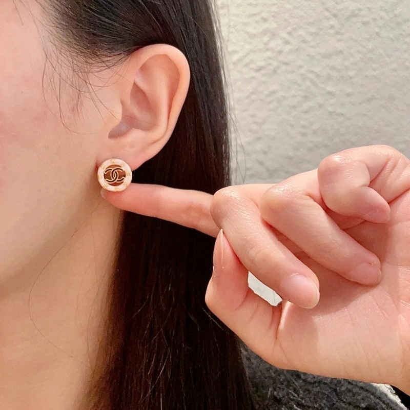 Chanel Earrings Packable 220940