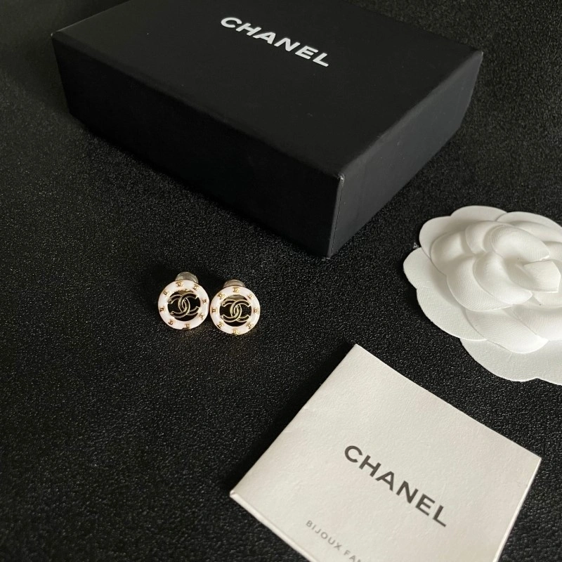 Chanel Earrings Packable 220940