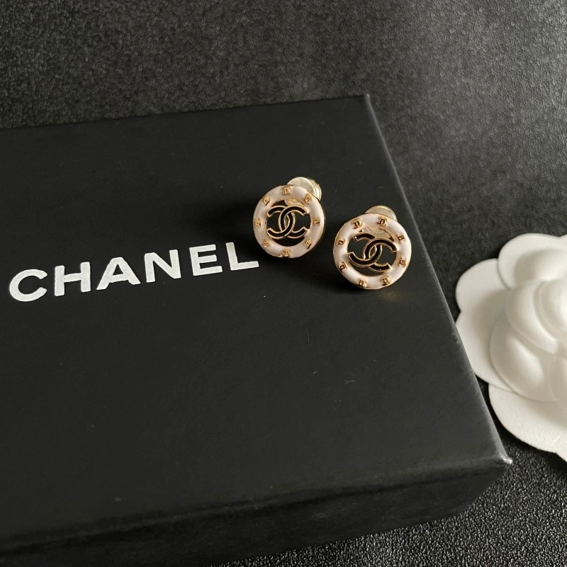 Chanel Earrings Packable 220940