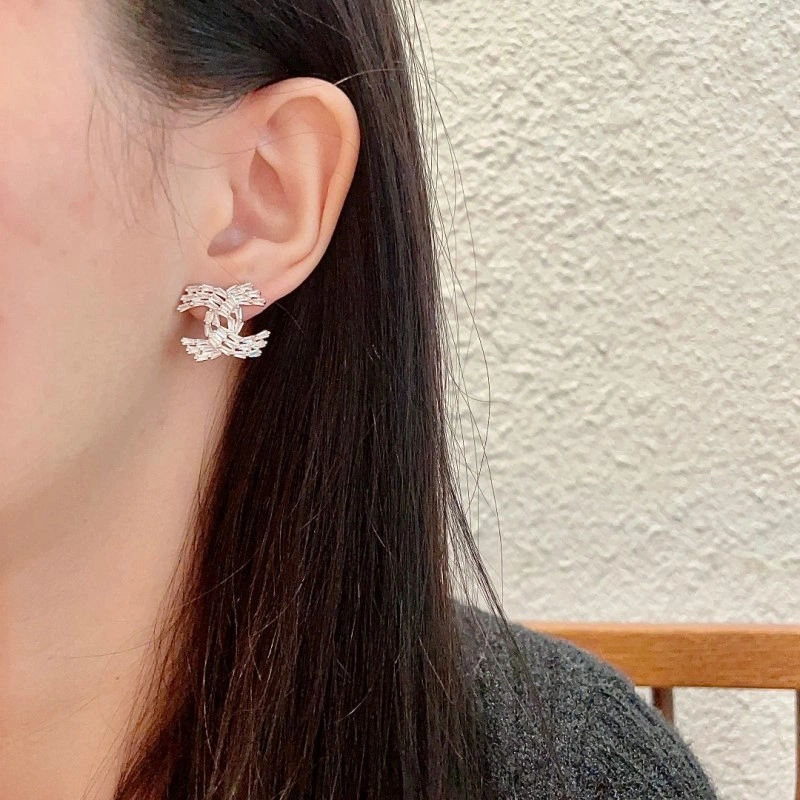 Chanel Earrings Versatile 220935