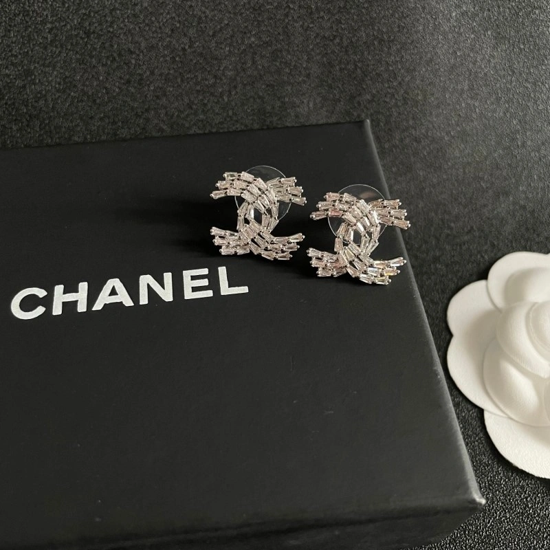 Chanel Earrings Versatile 220935