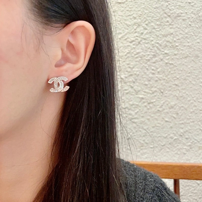 Chanel Earrings Comfortable 220969