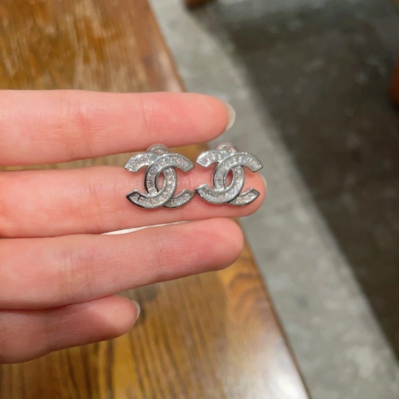 Chanel Earrings Comfortable 220969