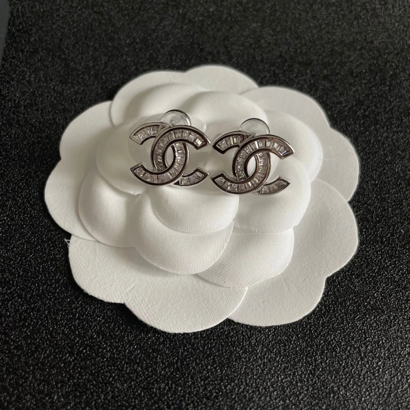 Chanel Earrings Comfortable 220969