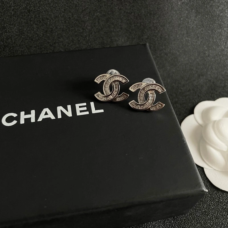 Chanel Earrings Comfortable 220969
