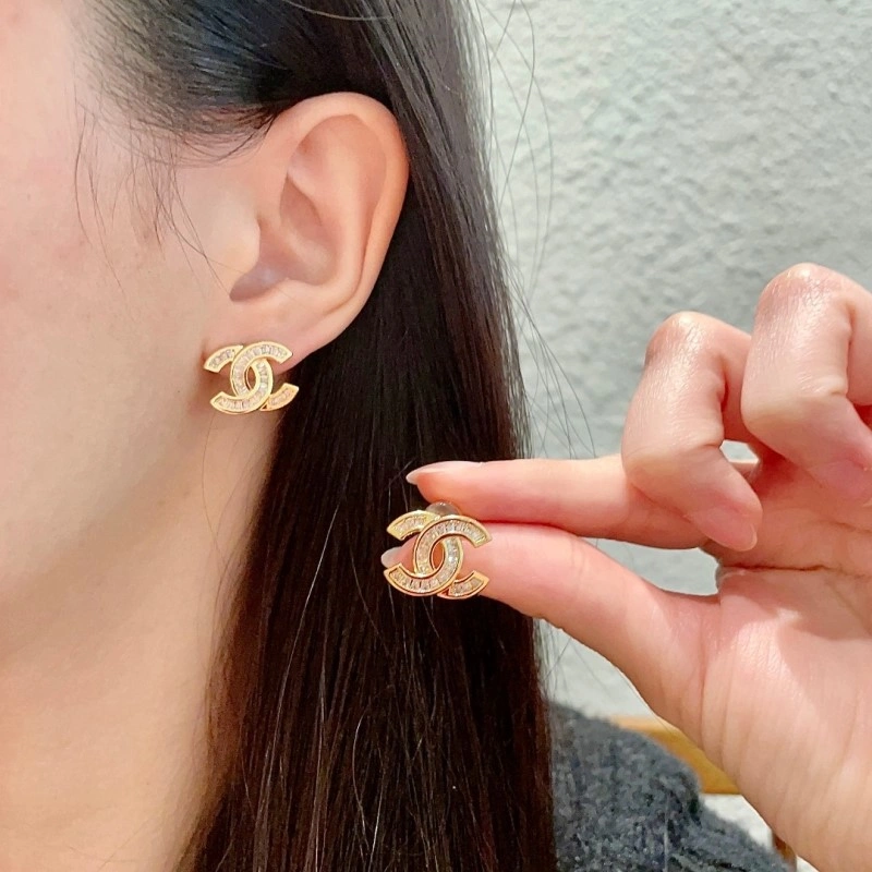 Snug Chanel Earrings 220942