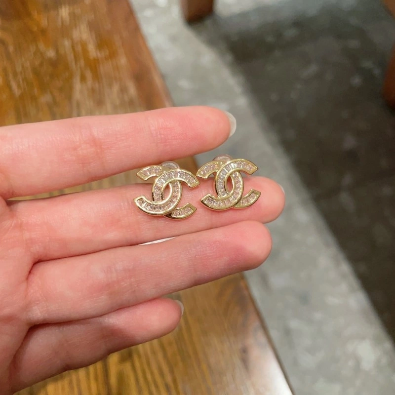 Snug Chanel Earrings 220942