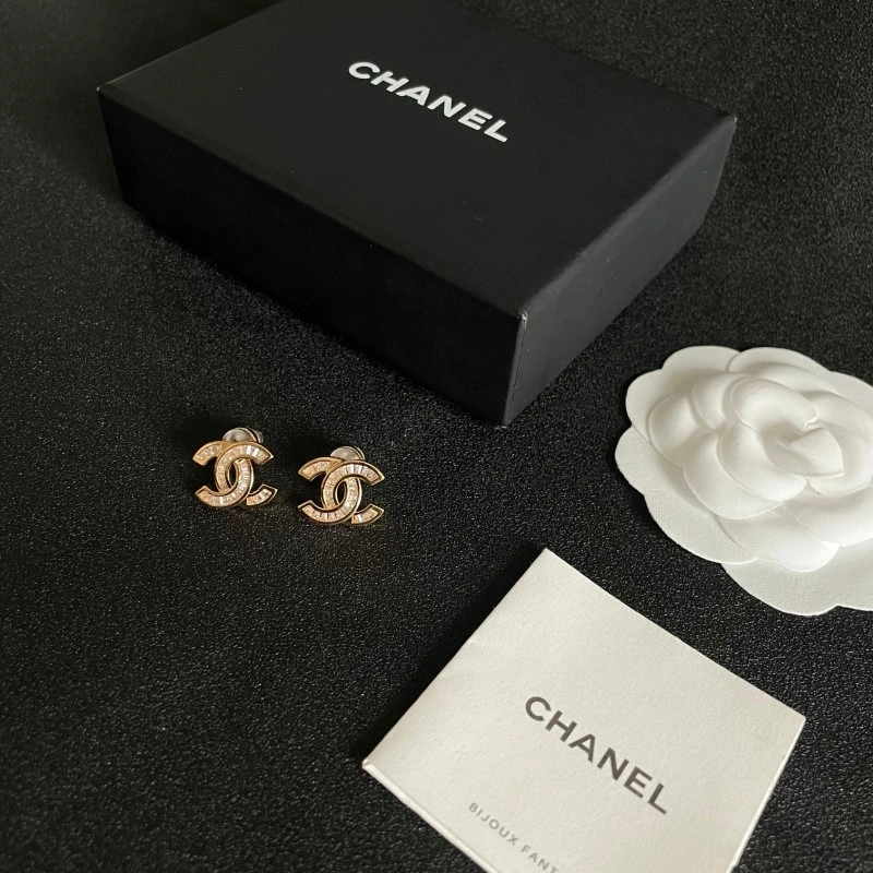 Snug Chanel Earrings 220942