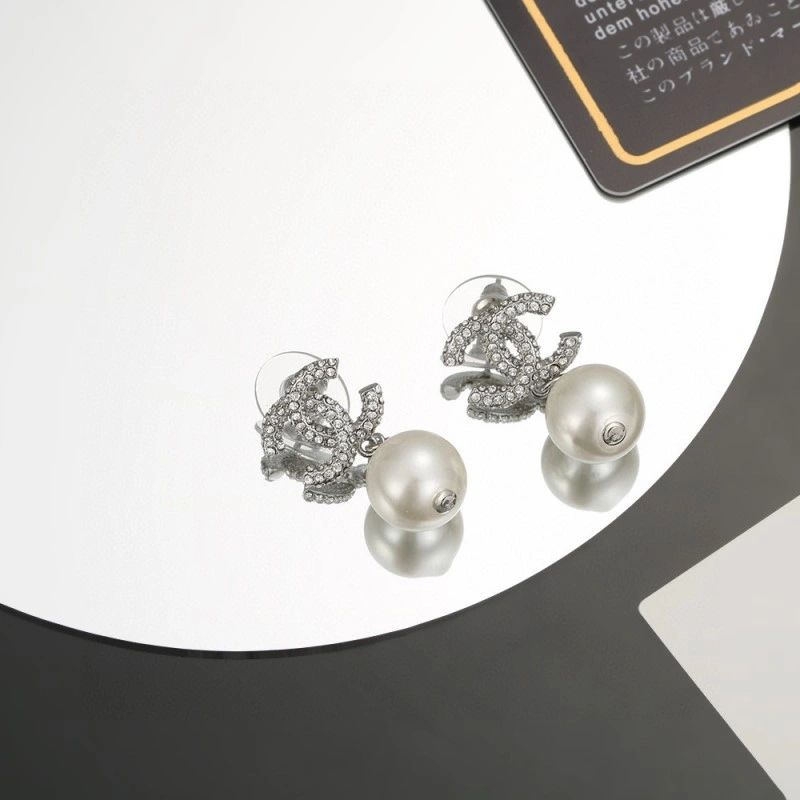 Lightweight Chanel Earrings 221012