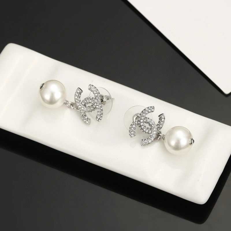 Lightweight Chanel Earrings 221012